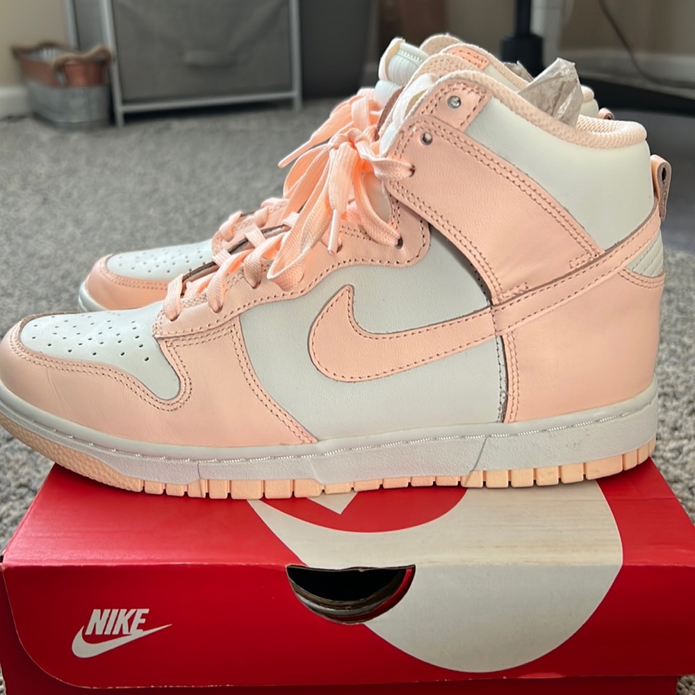 Nike Women's Sneakers in Peach and White